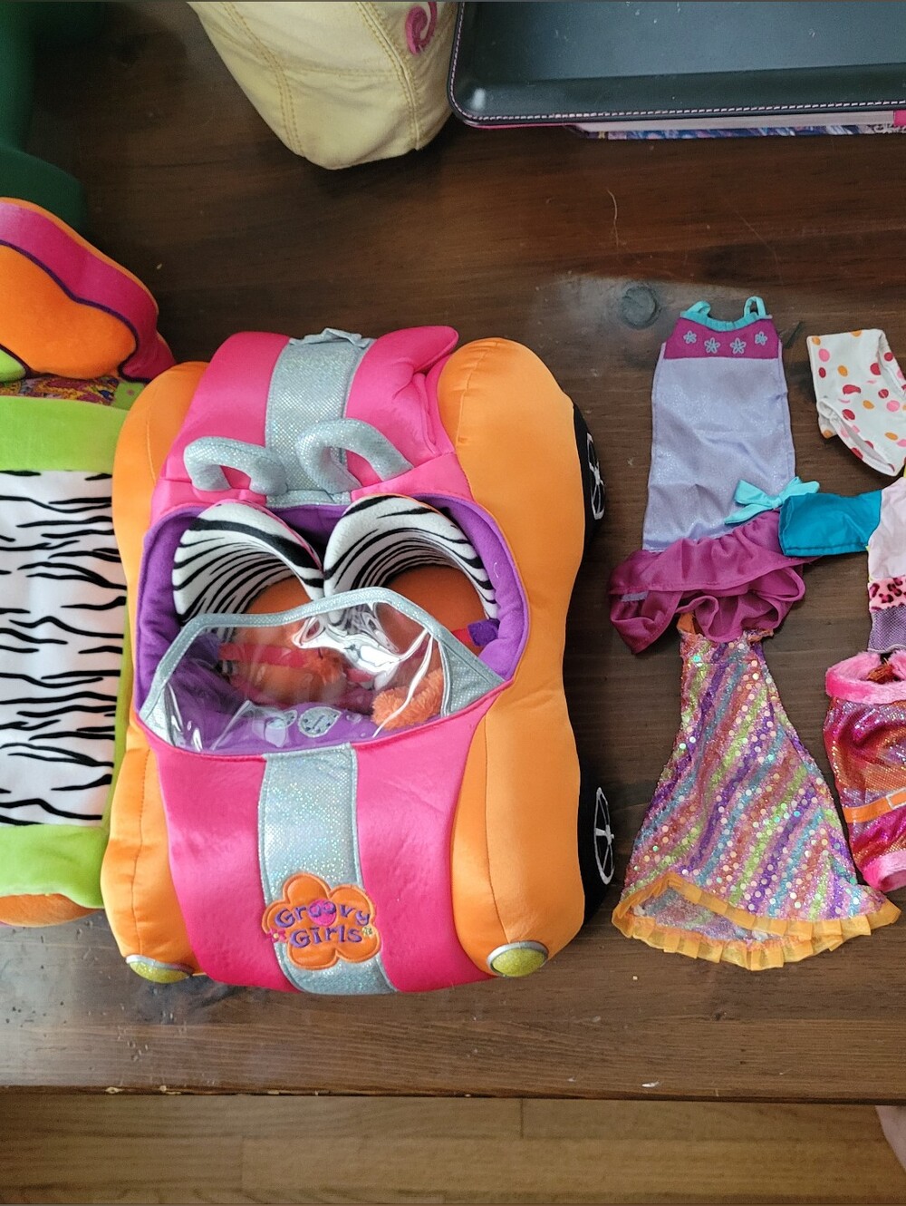 Groovy Girls Convertible Orange Car, Zebra Print Bed, And Clothing